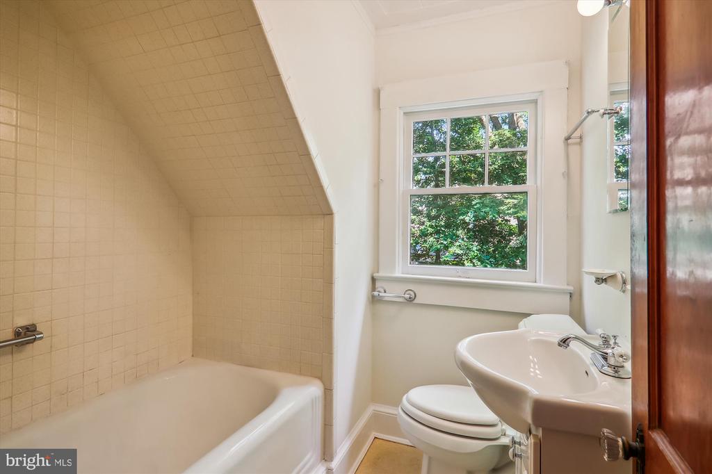 4201 QUEENSBURY ROAD
