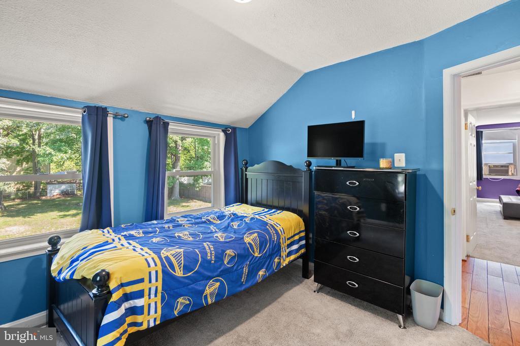 8600 LANTERN LANE