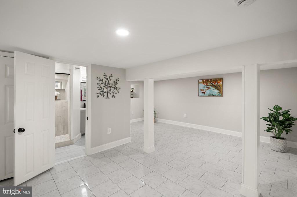 6415 WOODLAND ROAD