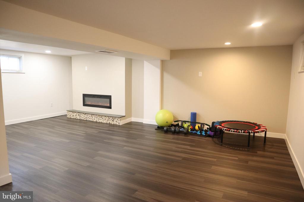 8211 STEVE DRIVE