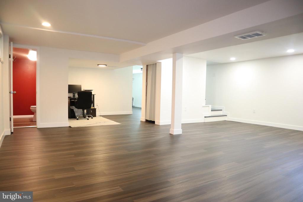 8211 STEVE DRIVE
