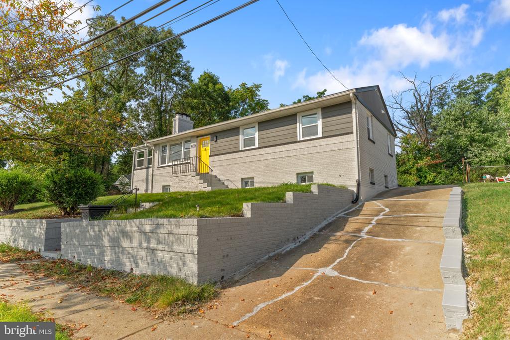 2503 BROOKS DRIVE