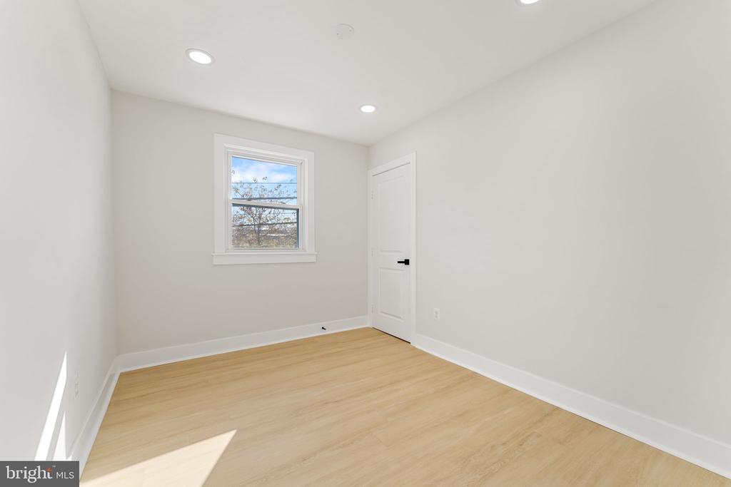 2503 BROOKS DRIVE