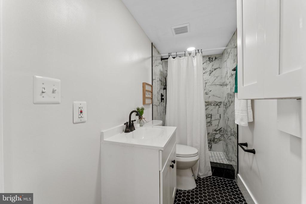 2503 BROOKS DRIVE