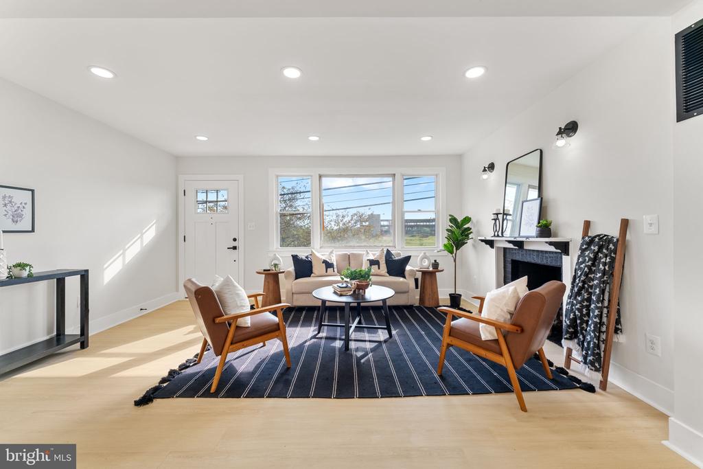 2503 BROOKS DRIVE