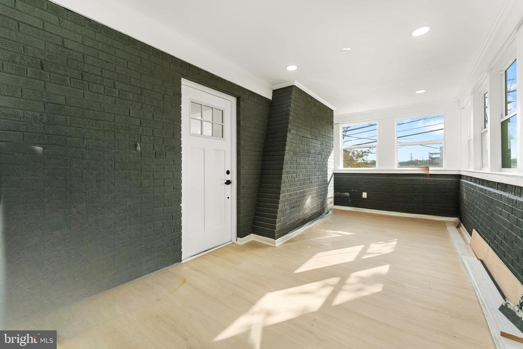 2503 BROOKS DRIVE