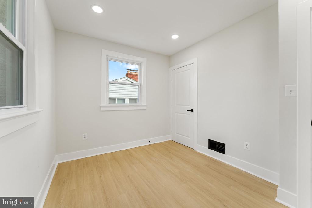2503 BROOKS DRIVE