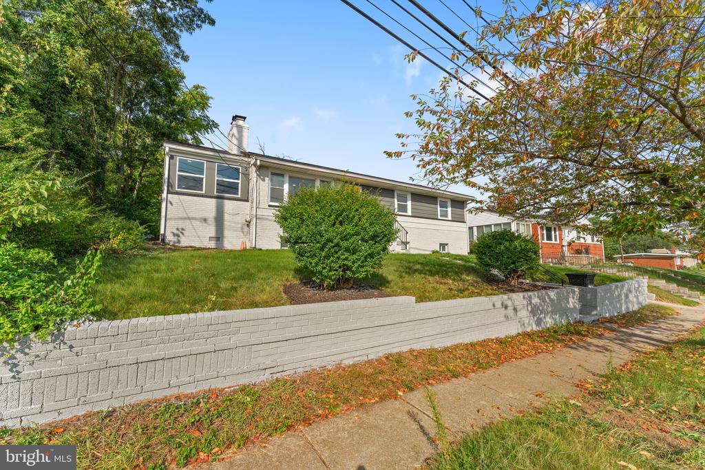 2503 BROOKS DRIVE