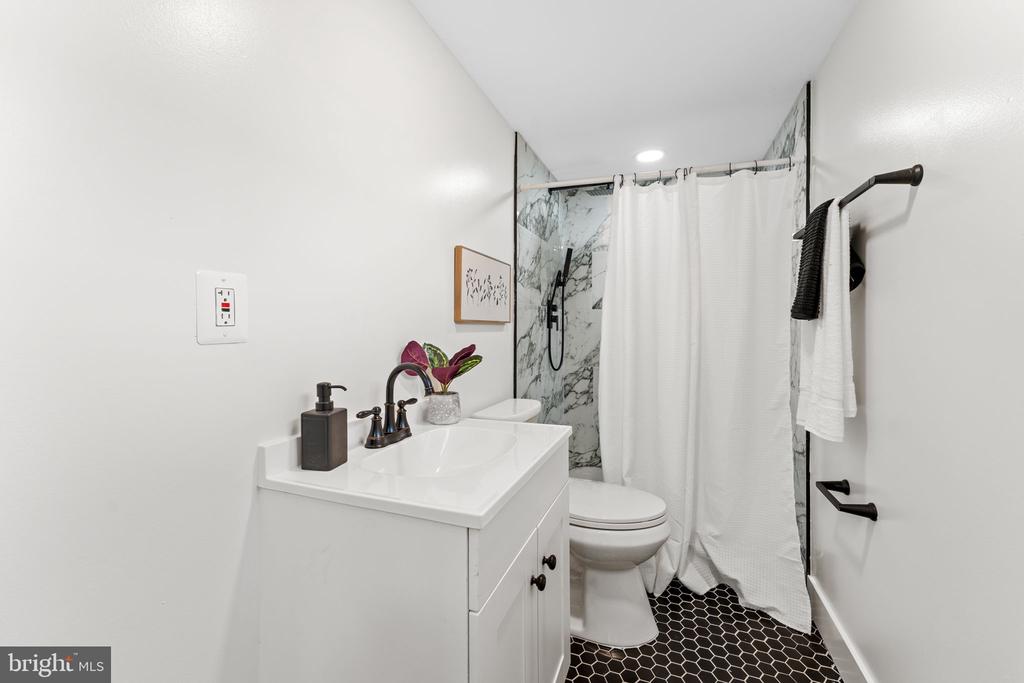 2503 BROOKS DRIVE