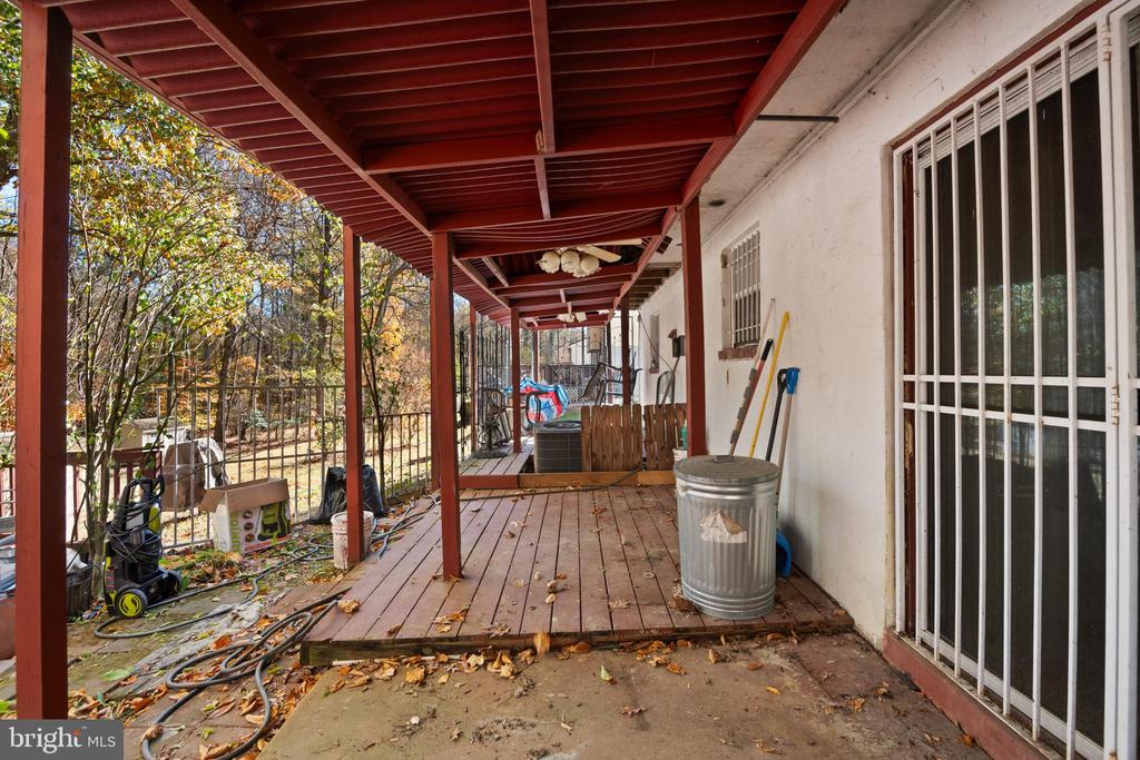8600 SAPIENZA DRIVE