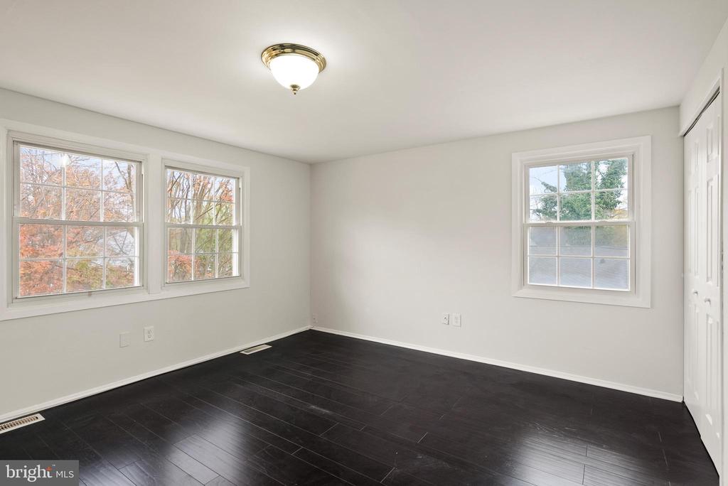 3107 TWISTING LANE