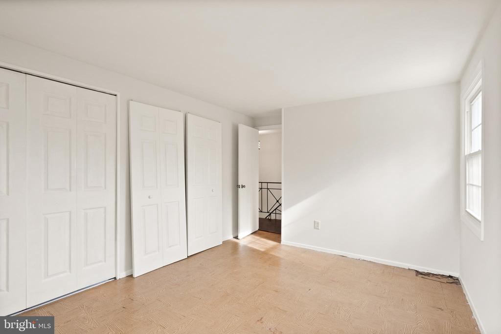 3107 TWISTING LANE