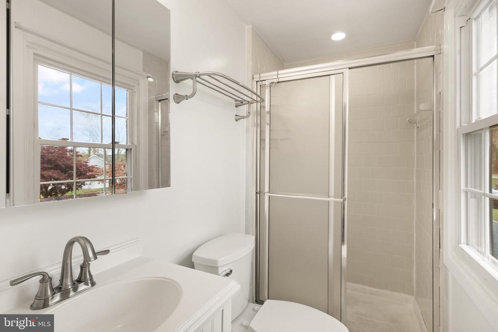 3107 TWISTING LANE