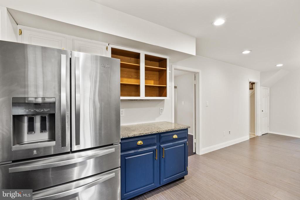 3107 TWISTING LANE