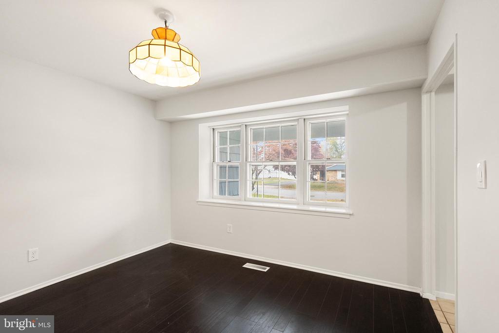 3107 TWISTING LANE