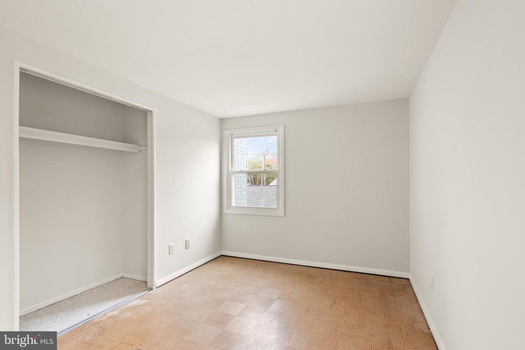 3107 TWISTING LANE