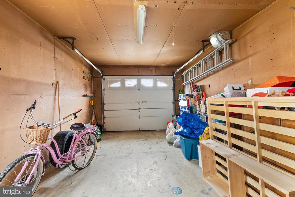 3107 TWISTING LANE
