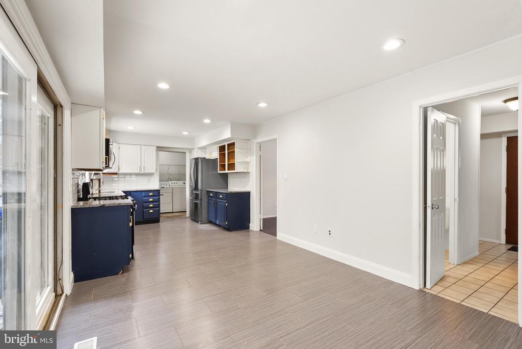 3107 TWISTING LANE