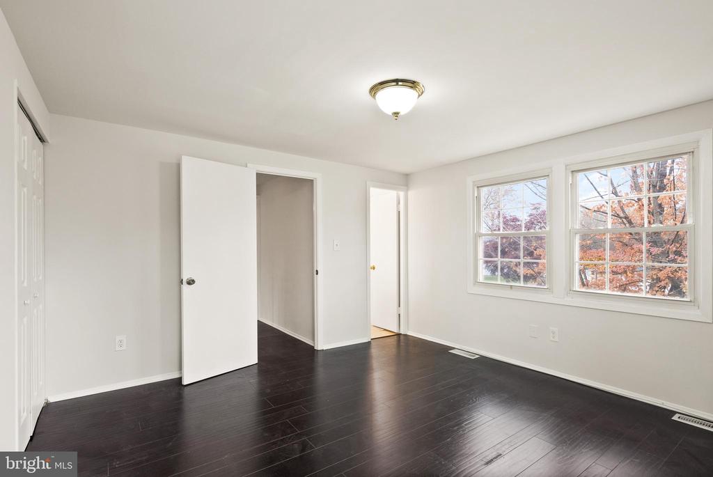 3107 TWISTING LANE