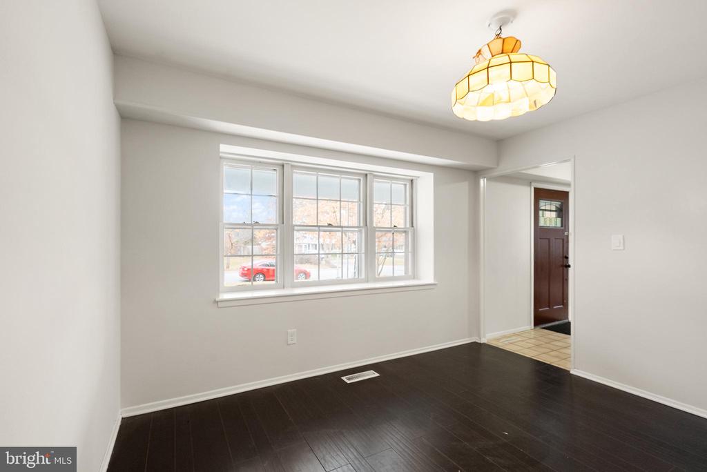 3107 TWISTING LANE