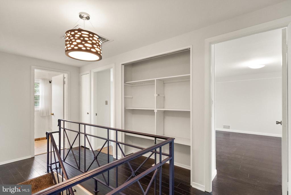 3107 TWISTING LANE