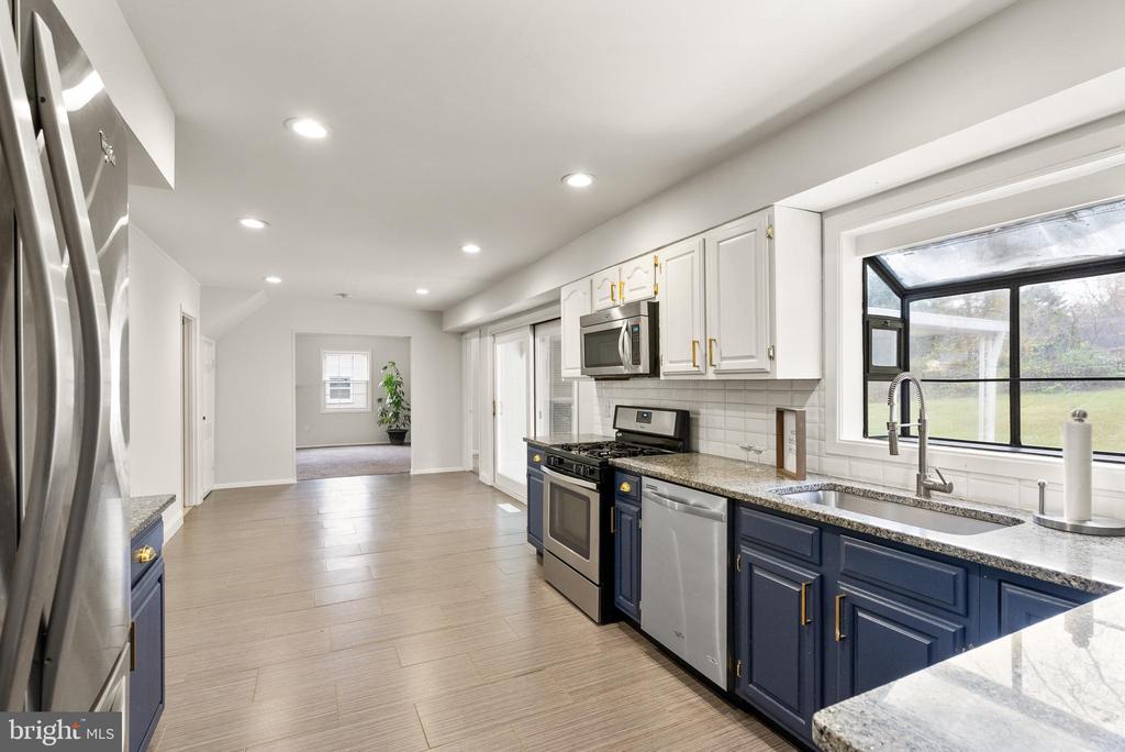 3107 TWISTING LANE