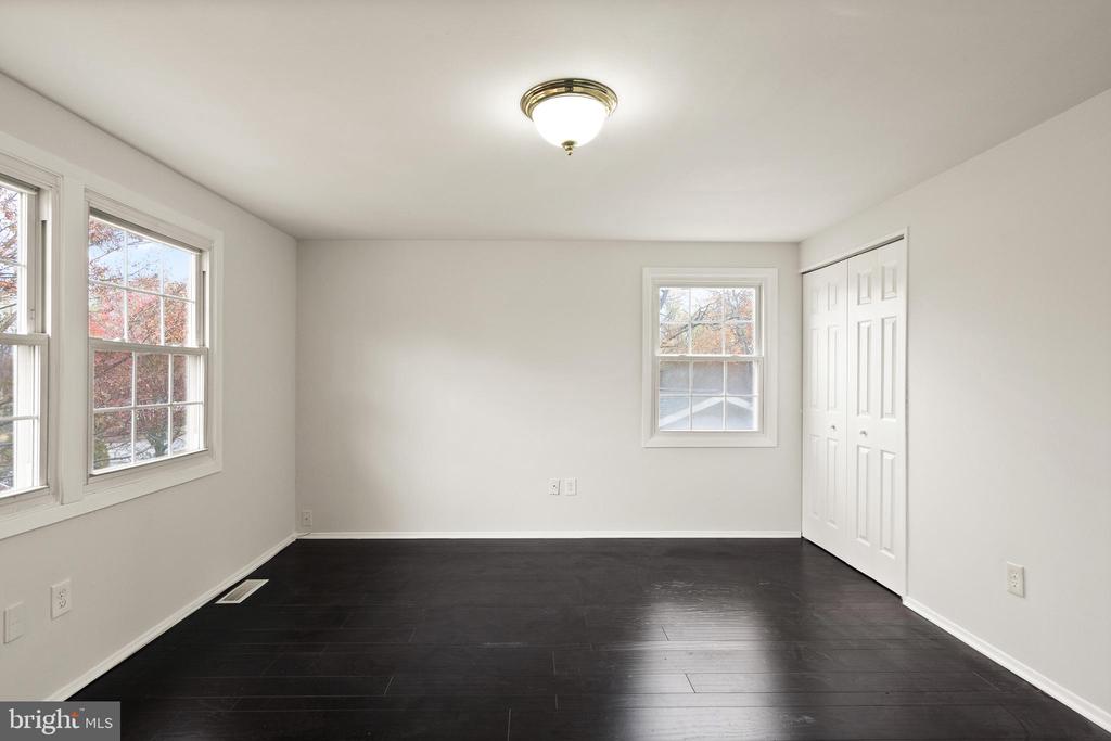 3107 TWISTING LANE