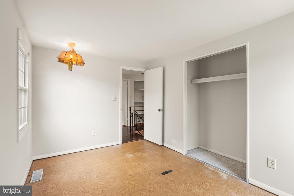 3107 TWISTING LANE