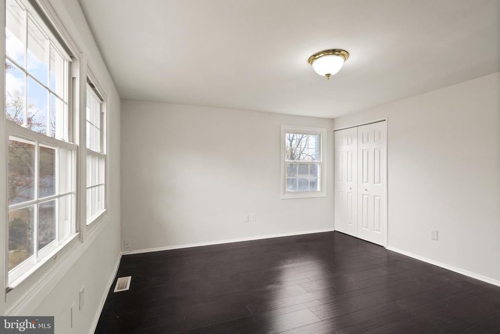 3107 TWISTING LANE