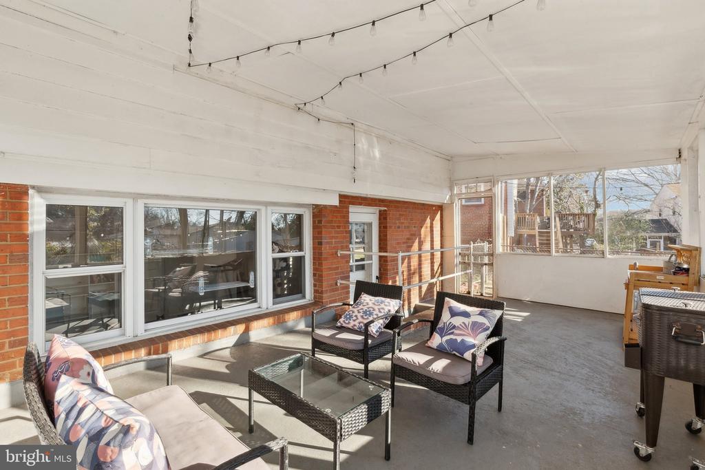317 FERNDALE PLACE