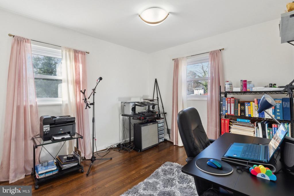 317 FERNDALE PLACE