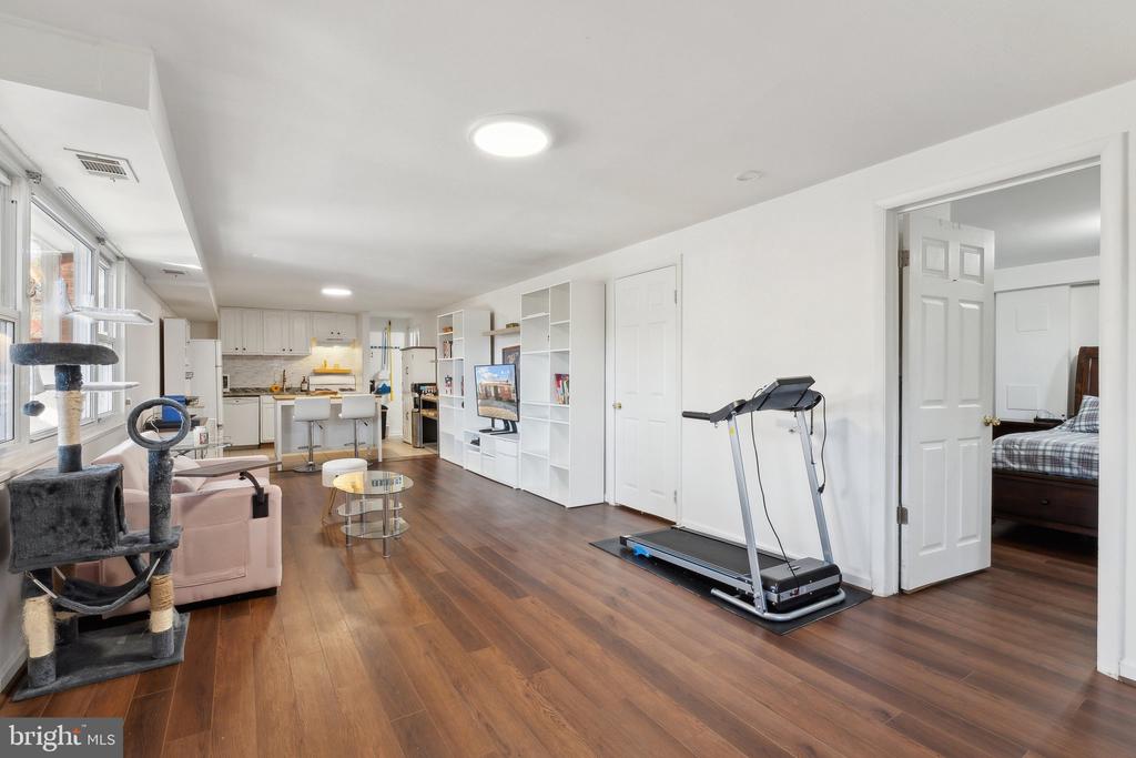 317 FERNDALE PLACE