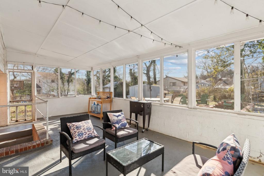 317 FERNDALE PLACE