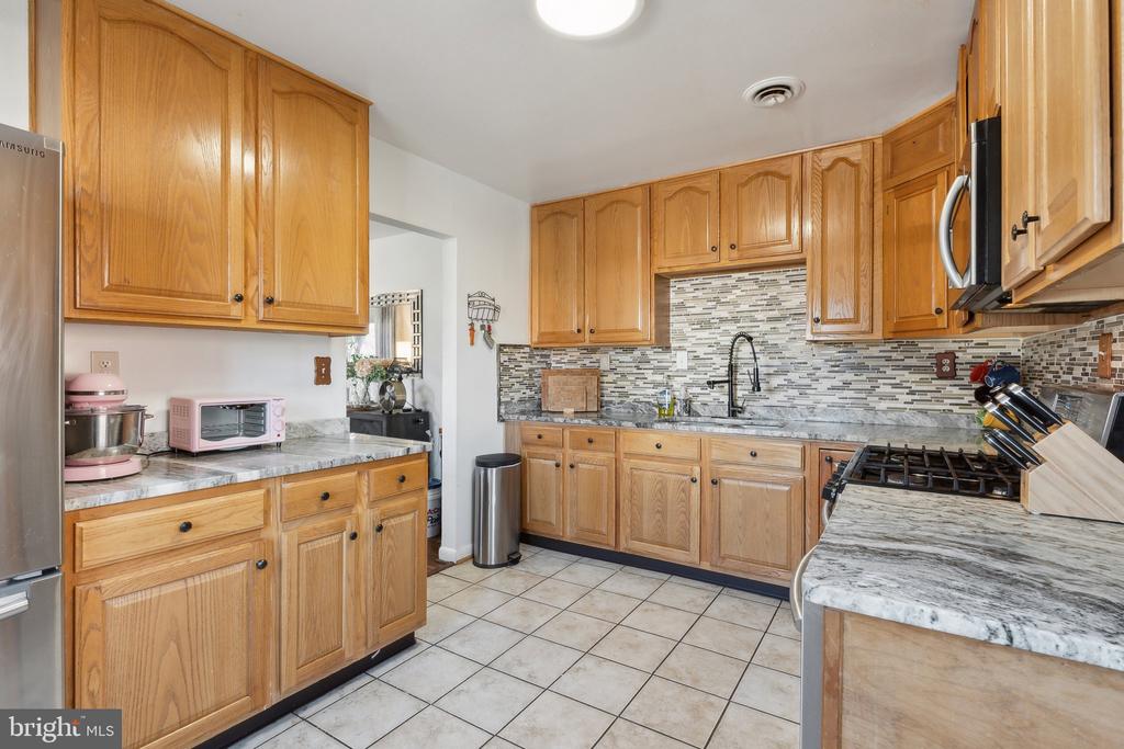317 FERNDALE PLACE