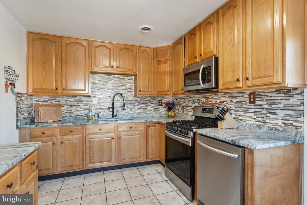 317 FERNDALE PLACE