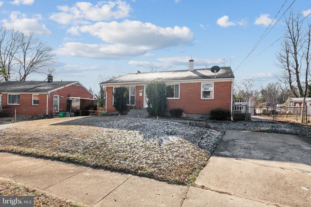 317 FERNDALE PLACE