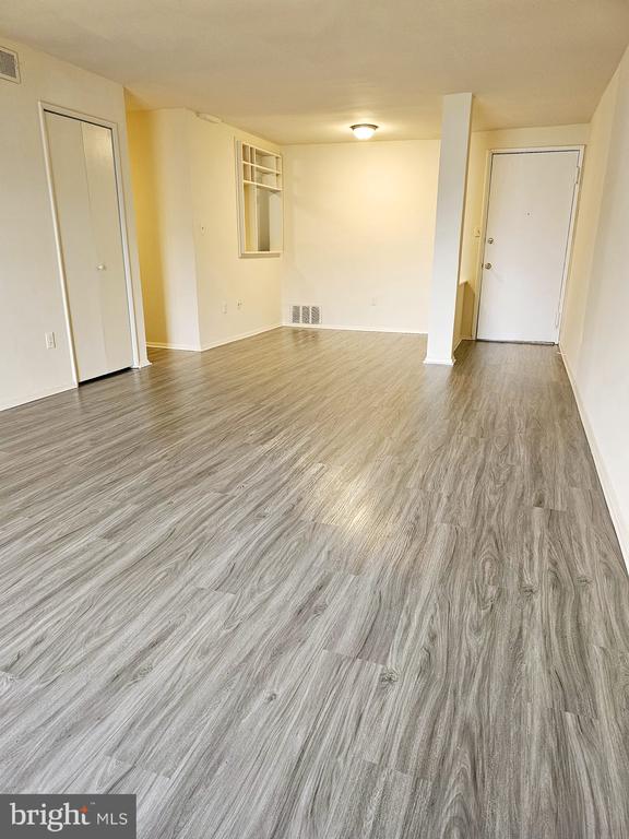 518 WILSON BRIDGE DRIVE Unit: A2
