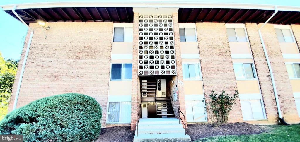 518 WILSON BRIDGE DRIVE Unit: A2
