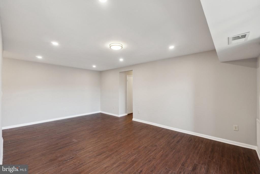 3809 SAINT BARNABAS ROAD Unit: T202