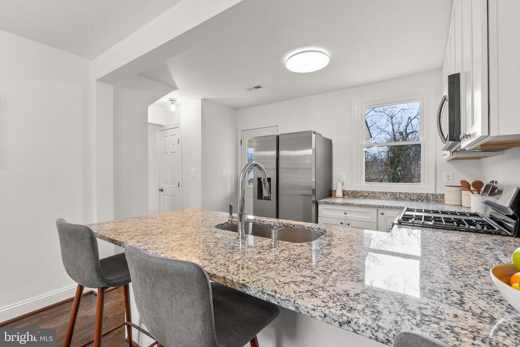 3913 ONEIDA PLACE