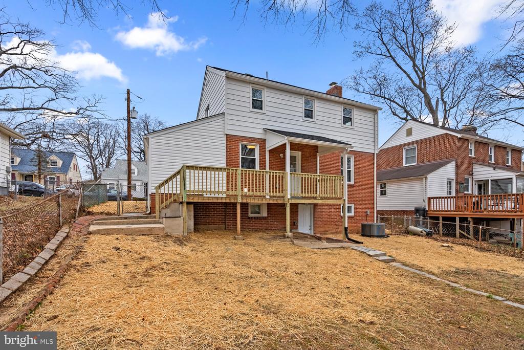 3913 ONEIDA PLACE