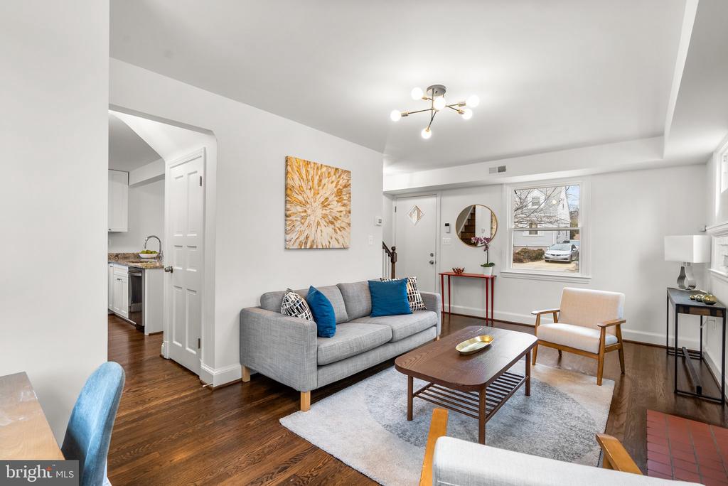 3913 ONEIDA PLACE