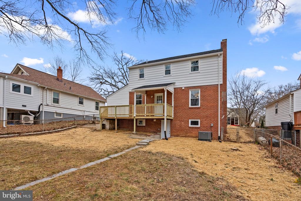 3913 ONEIDA PLACE