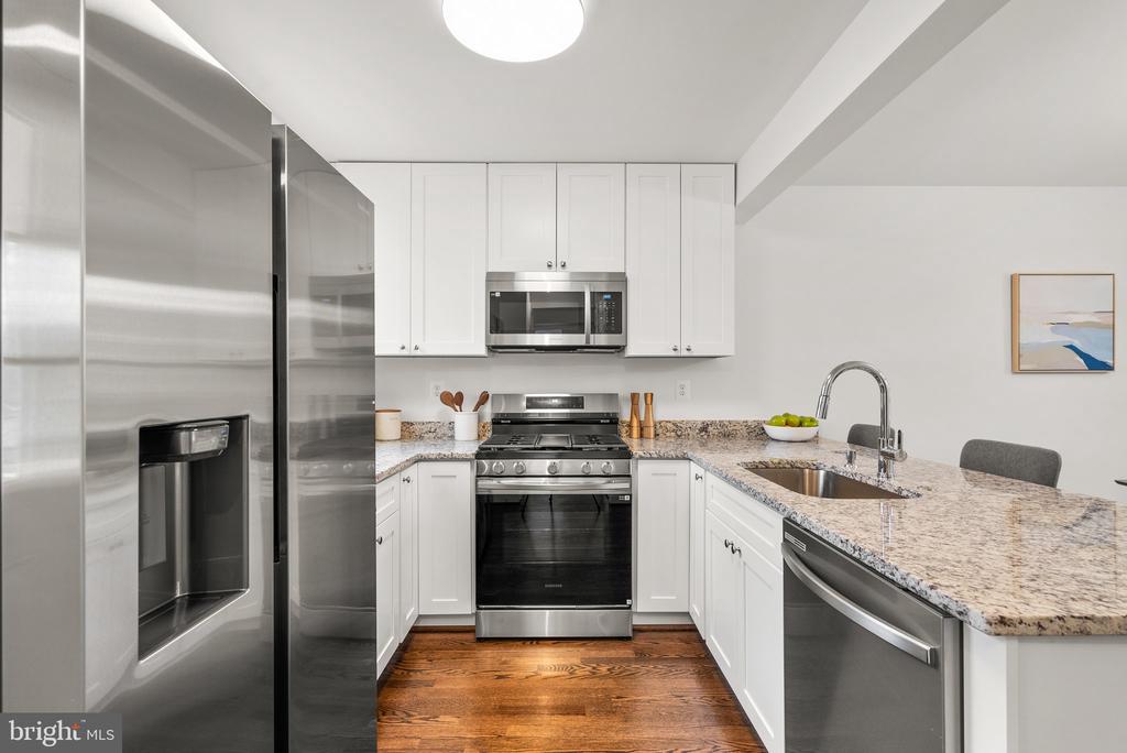 3913 ONEIDA PLACE