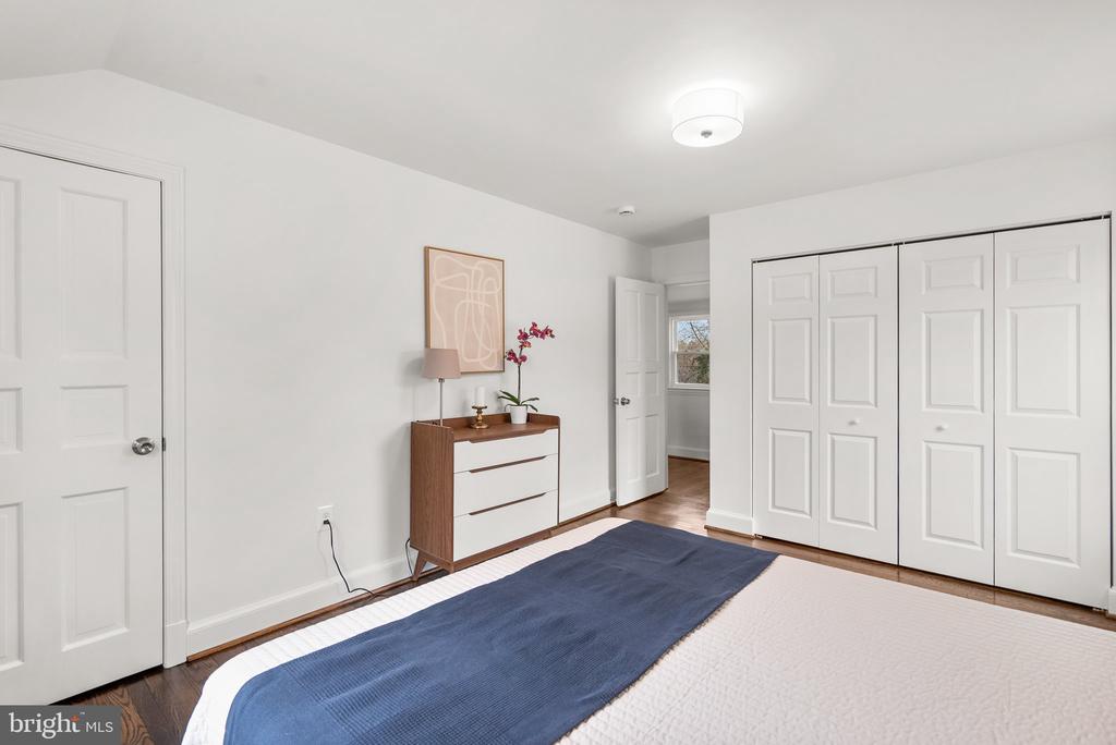 3913 ONEIDA PLACE