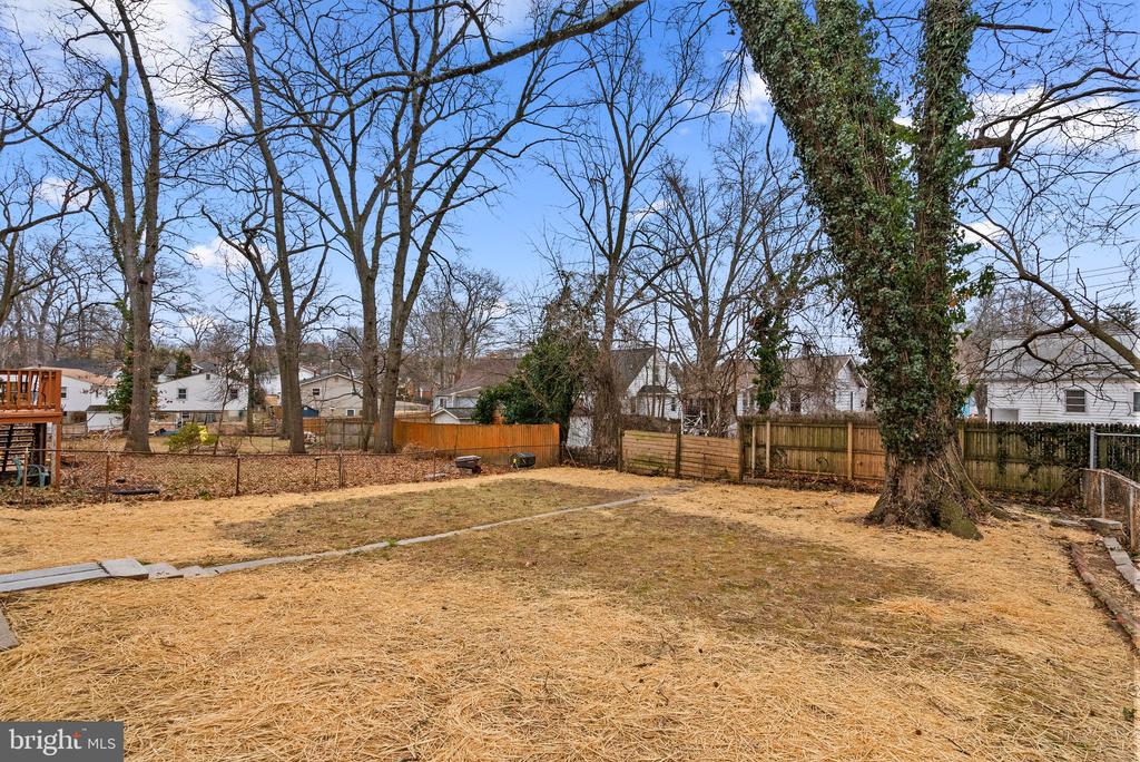 3913 ONEIDA PLACE