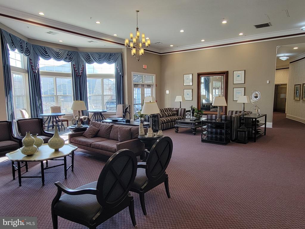 310 BATHURST STREET