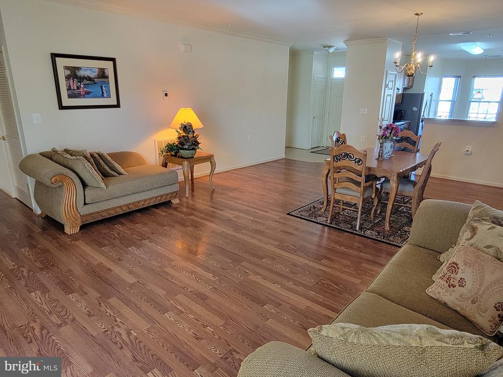 310 BATHURST STREET