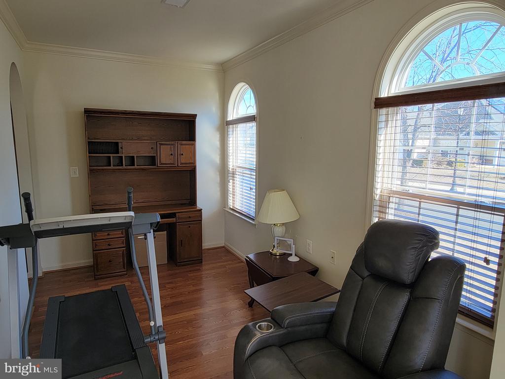 310 BATHURST STREET