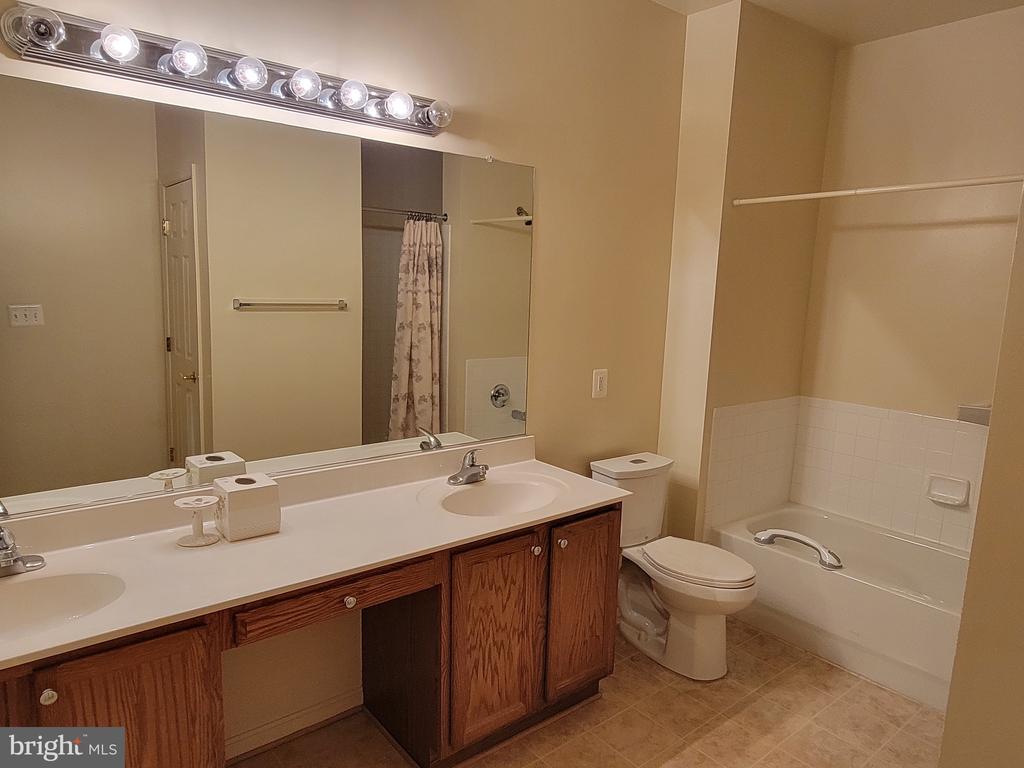 310 BATHURST STREET